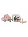 Voiture avec caravane