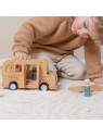 Bus scolaire avec figurines
