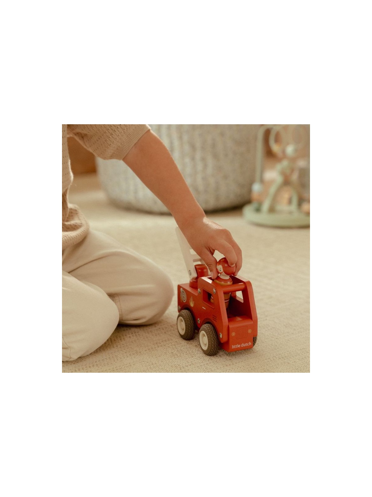 Camion de pompiers 1er âge en bois